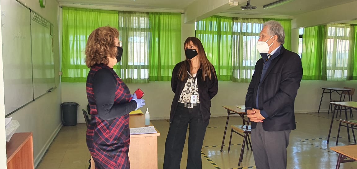 Directora de Educación Pública verifica medidas sanitarias en establecimientos de Copiapó