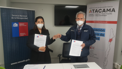 SLEP Atacama y Senadis firman un acuerdo de cooperación para disminuir las barreras de contexto para los estudiantes con discapacidad en las escuelas