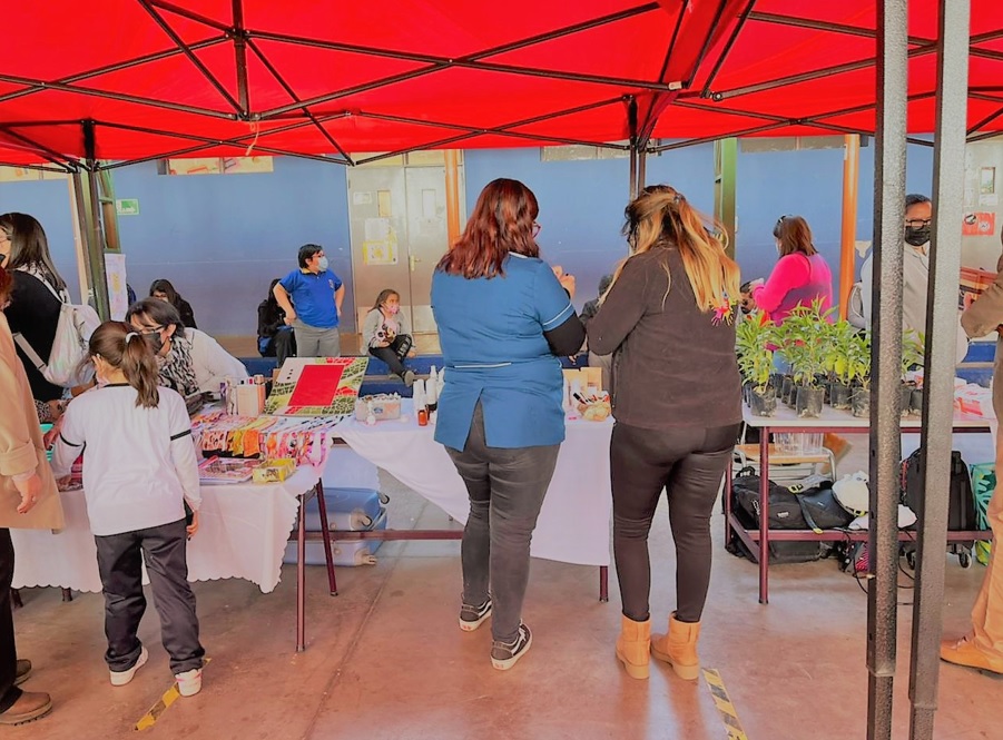 Con feria de emprendimientos la Escuela Abraham Sepúlveda eligió directiva del centro de padres, madres y apoderados