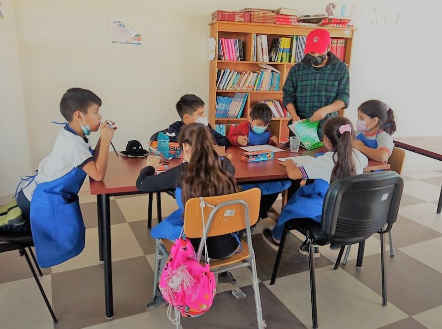 Estudiantes del Liceo Fernando Ariztía del SLEP Atacama acceden a talleres para que sus madres y cuidadoras puedan trabajar