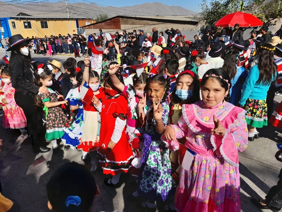 Más de 1.000 personas se congregaron en tradicional Esquinazo de la Escuela Manso de Velasco del SLEP Atacama