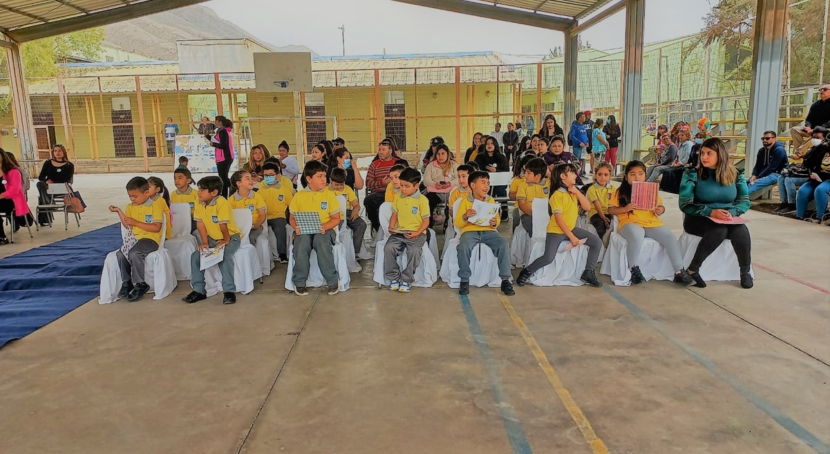 Estudiantes de 1° básico de Escuela Marta Aguilar Zeron del SLEP Atacama deleitaron a comunidad con habilidades de lectura