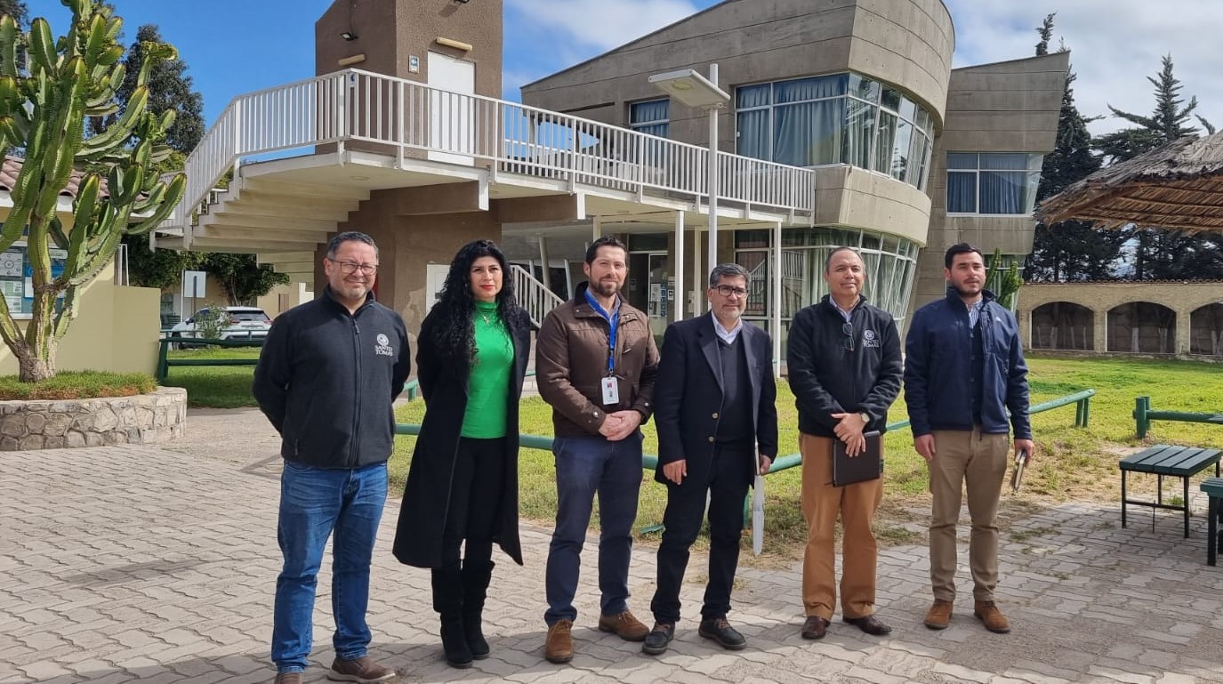 Director Ejecutivo (s) de SLEP Atacama se reúne con Rector de Santo Tomás Copiapó