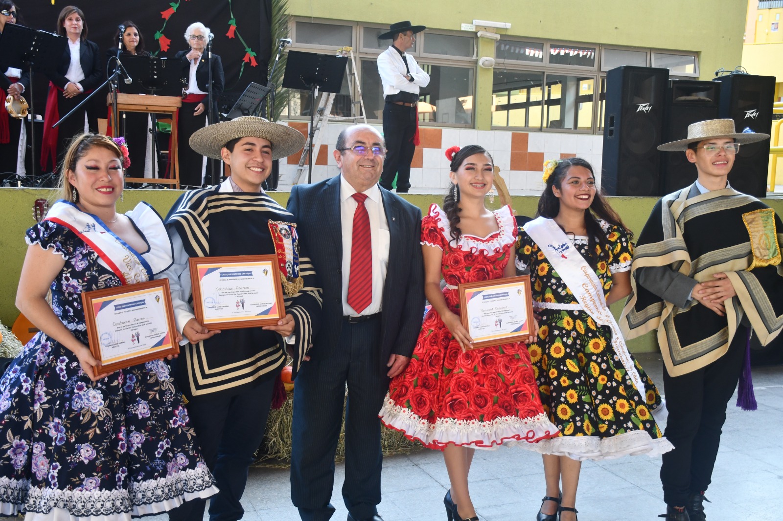 45 parejas de estudiantes participaron en 2° certamen comunal de cueca en Liceo José Antonio Carvajal de SLEP Atacama