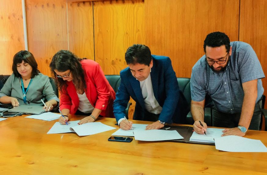 Mineduc y Gore de Atacama oficializan convenio de colaboración por más de $300 mil millones para el mejoramiento de infraestructura escolar de la región
