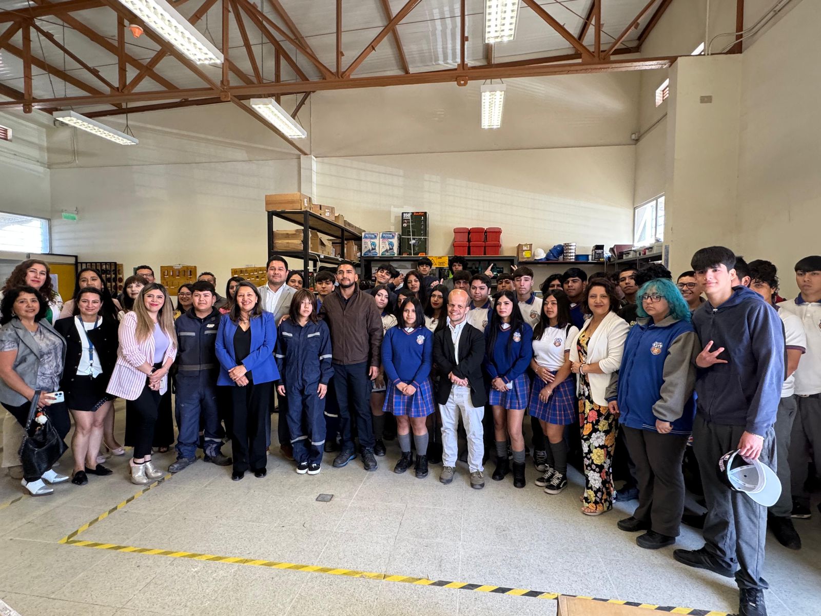 Mayor inversión a nivel nacional: SLEP Atacama entrega 450 millones de pesos en equipamiento Técnico Profesional.